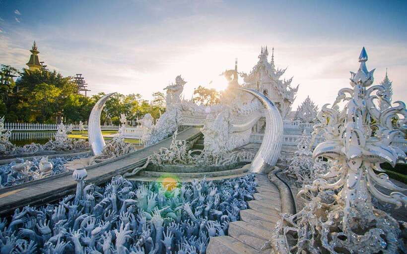 Chiang Mai: White, Blue & Big Buddha Temples in Chiang Rai - Long Neck Karen Village: Option A or Option B, and how to choose