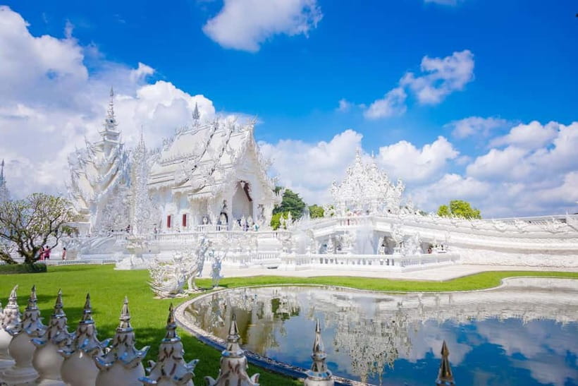 Chiang Mai: White, Red/Black & Blue Temples Tour with Lunch - Wat Rong Khun, the White Temple, and why the details matter