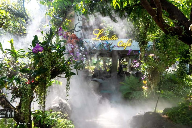 Chiang Rai: 3 Temples, Long Neck Village & Lalitta Café - Wat Huay Pla Kang Big Buddha, Guanyin and a calm hilltop break