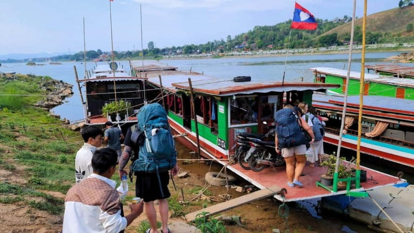 Chiang Rai:3D2N Transfer to Luang Prabang by Slow Boat - Thai-Lao Friendship Bridge 4: visas, arrival cards, and what you will actually do