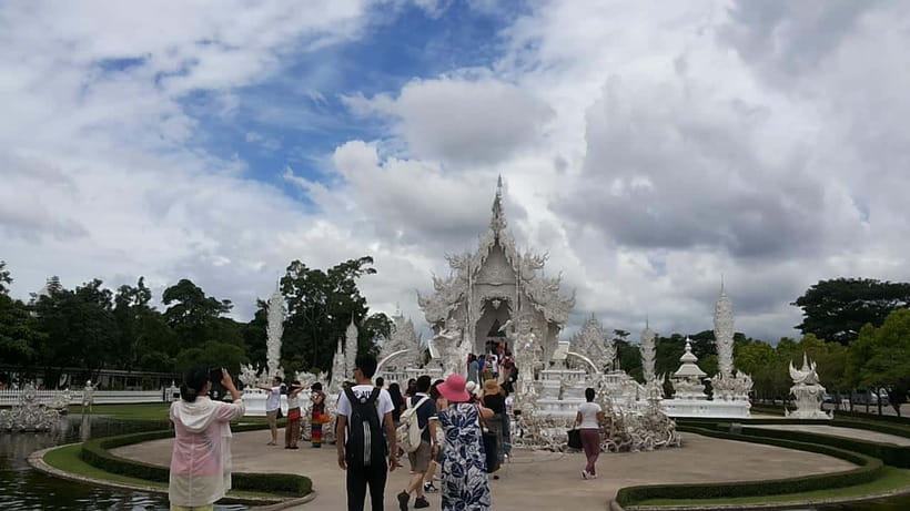 Chiang Rai: City Highlights One-Day Tour with Thai Lunch - Long Neck Karen Village: culture, crowds, and the 300 baht fee