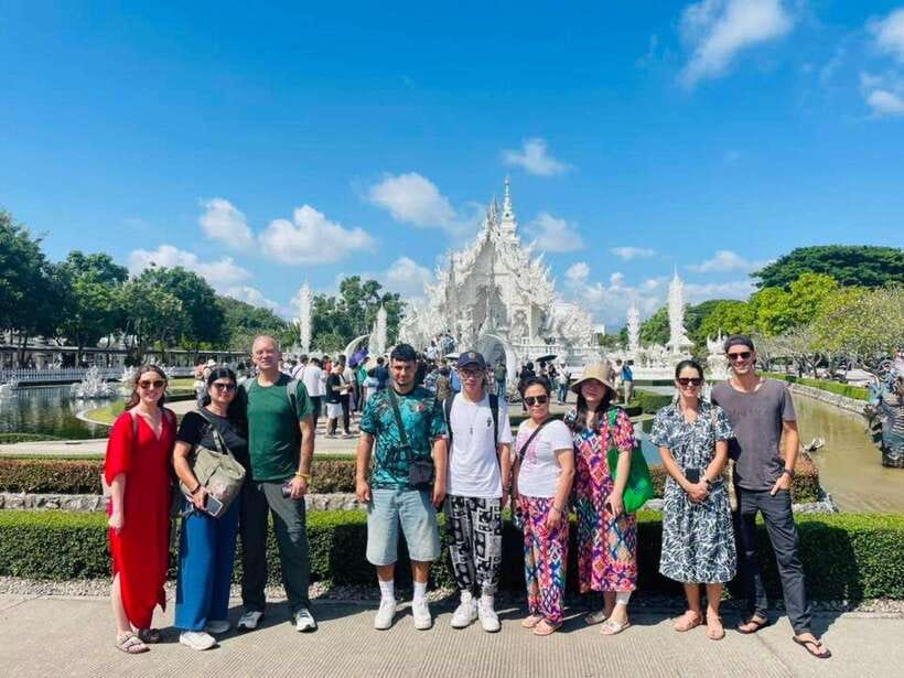 Chiang Rai: Excursion White, Blue,Red Temples & Lalitta Café - Wat Rong Suea Ten, the Blue Temple: House of the Dancing Tiger