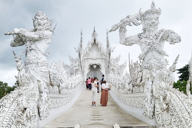 Chiang Rai Famed Temples and Golden Triangle Tour from Chiang Mai - Stop 3: Wat Rong Suea Ten (Blue Temple) for Color and Calm