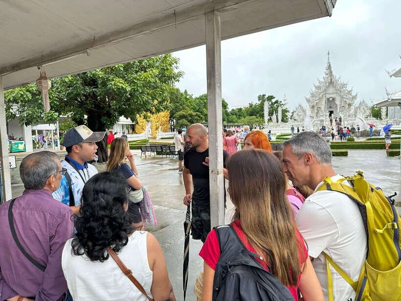 Chiang Rai: Half Day Tour – 3 Famous Temples & Lalita Cafe’ - Wat Rong Suea Ten (Blue Temple): a shorter stop with real context