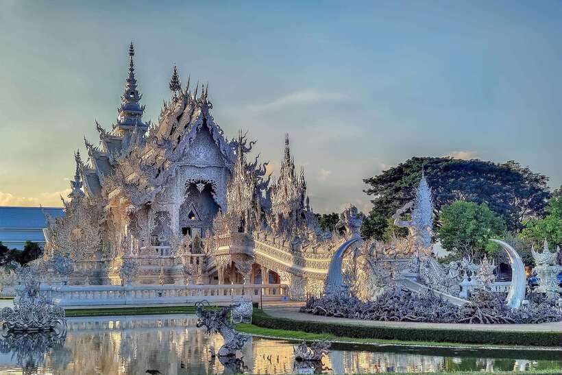 Chiang Rai: Half Day Tour – 3 Famous Temples & Lalita Cafe’ - Guides make the difference, and names like Bank and Poppy show up often