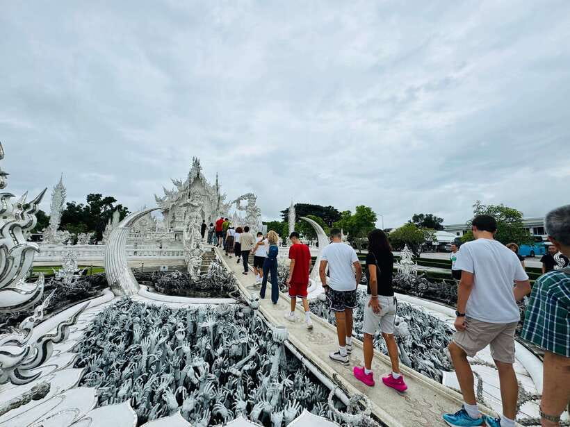 Chiang Rai: Iconic Temples & 7 Major Sites—River View Buffet - How the day works, from 8:30 pickup to 6:30 drop-off