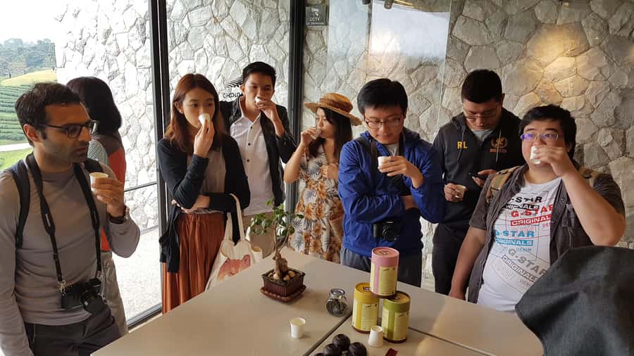 Chiang Rai Must-See Tour – 7 Icons, Lunch & Small Group(9pp) - Blue Temple at Wat Rong Suea Ten: sapphire murals and golden accents