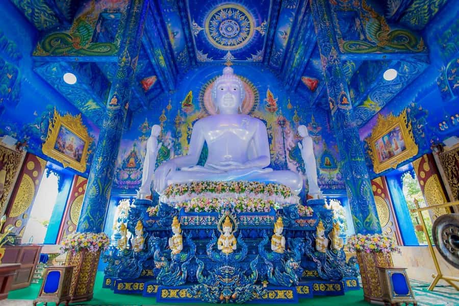 Chiang Rai Must-See Tour – 7 Icons, Lunch & Small Group(9pp) - White Temple at Wat Rong Khun: modern temple art in bright white