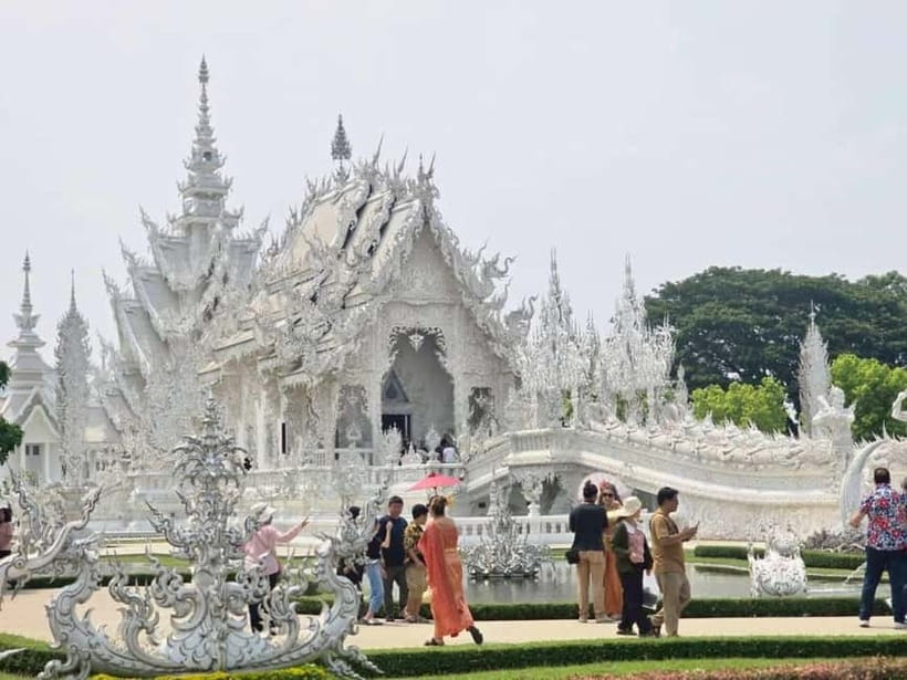 Chiang Rai: Private Tour with Driver and Custom Itinerary - Private driver logistics: your 10-hour Chiang Rai plan
