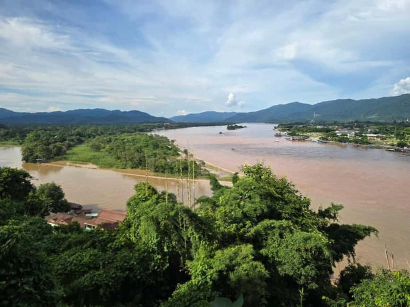 Chiang Rai: Private Tour with Driver and Custom Itinerary - Price and comfort value: why $92 per group can work
