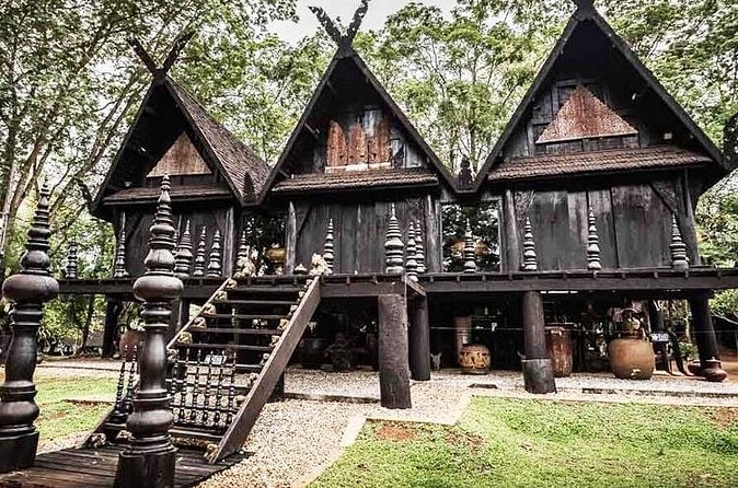 Chiang Rai White and Black and Blue Temple - Wat Rong Khun White Temple: contemporary and unconventional
