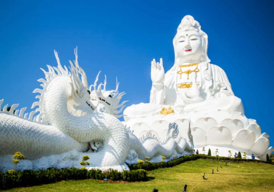 Chiang Rai: White, Blue, Red Temples, Long Neck Tour - Wat Rong Suea Ten, the Blue Temple: calm pacing and a color you can feel