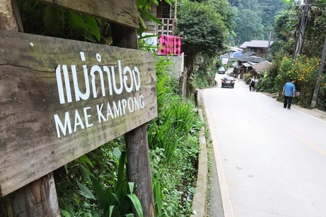 Chiang Rai White Blue Red Temples with Hot Spring from Chaing Mai - Lunch and Timing: How the Day Stays Manageable