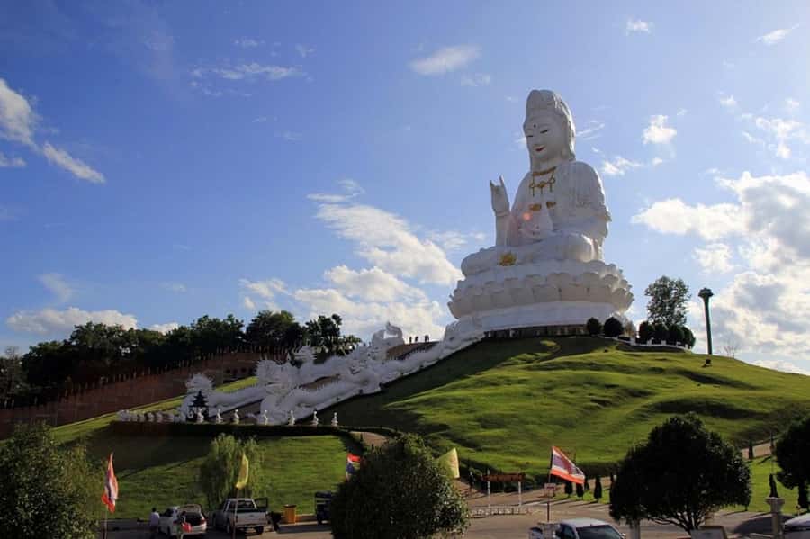 Chiang Rai White Temple and Blue Temple Day Tour - Wat Rong Suea Ten Blue Temple: calm color, photo-friendly angles, and time to breathe