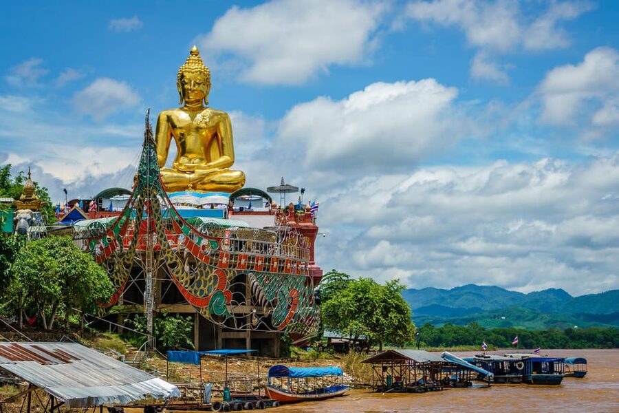 Chiang Rai White Temple and Blue Temple Day Tour - Guides and the small-group advantage: smoother timing, better photos, more meaning