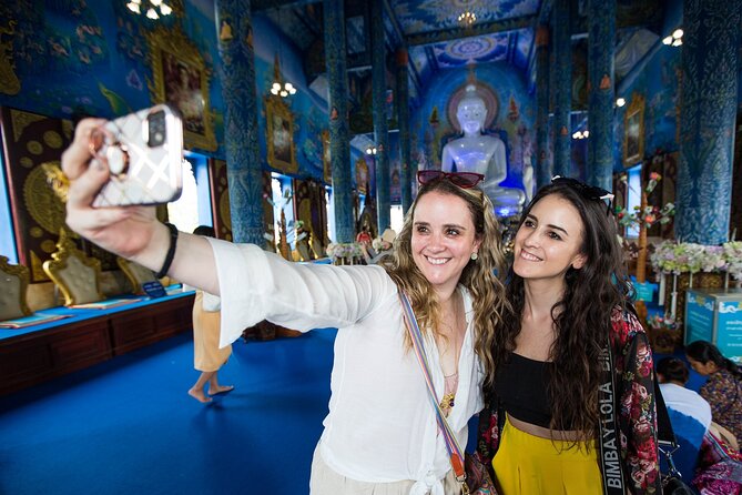 Chiang Rai White Temple, Blue Temple and more from Chiang Mai - Timing, Seats, and Motion: Planning for Comfort
