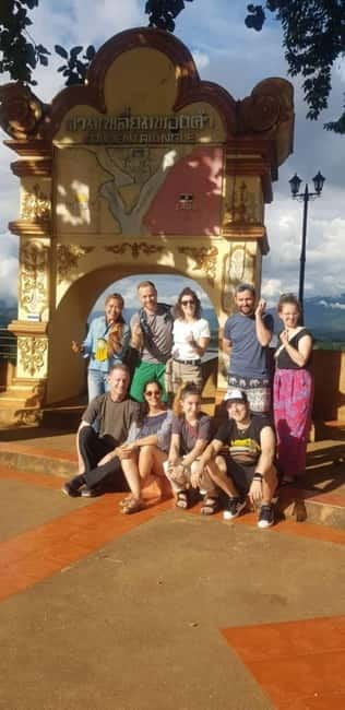 Chiangrai Full day: Popular 7 Locations with Thai buffet - Tea farm time: Choui Fong and a break from temples