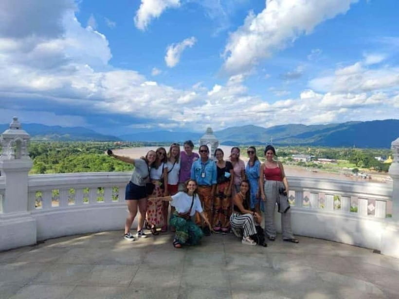 Chiangrai Full day: Popular 7 Locations with Thai buffet - Pickup and pace: when small-group timing helps