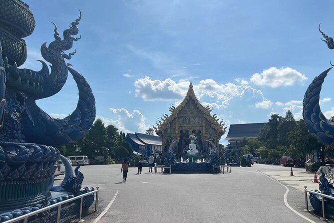 Chiangrai One Day Private Customized Tour from ChiangMai - Baan Dam Museum and Longneck Karen Village: two very different kinds of “culture”