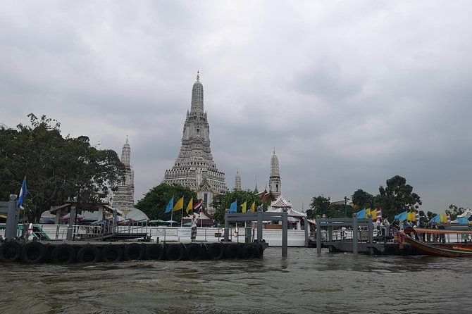 CHOB Bangkok Walking Tour (Talking + Walking + Eating) - Temples and iconic landmarks: old Bangkok, explained in walking order