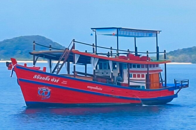 CocoTipAdventures and Snorkel with Meals-BBQs-Cocktail-Sunset - Small group on a big boat, and why it matters