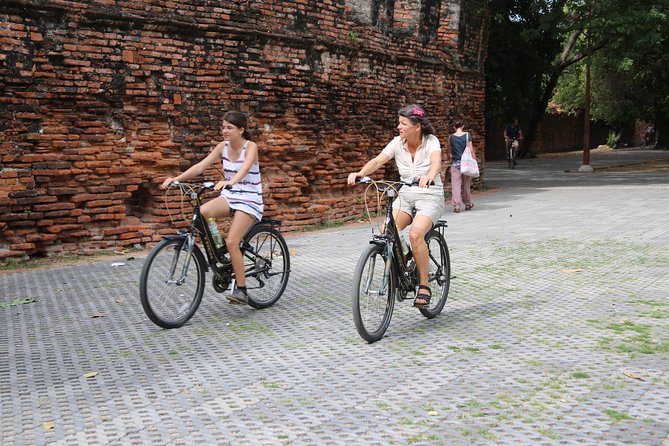 Colors of Ayutthaya Full-Day Bike Tour - Dress Like a Temple Visitor, Not Just a Sightseer