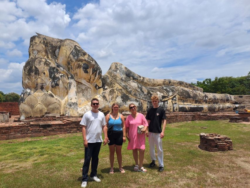 Colors of Ayutthaya: UNESCO Heritage 6 hour Bicycle Tour - A quick market ride for baked and fried treats