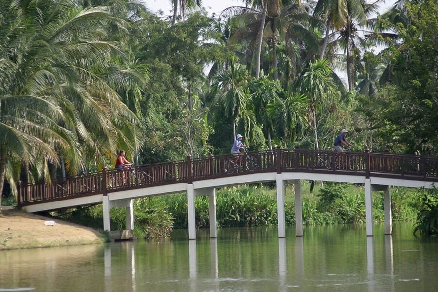 Colors Of Bangkok: 4-Hour Small Group Bike Tour - Price and value: $44 for a half-day that costs less than it sounds