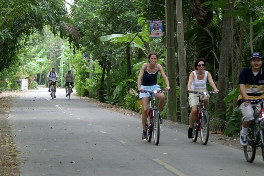 Colors Of Bangkok: 4-Hour Small Group Bike Tour - Getting back to Bangkok: the second crossing and the final stretch