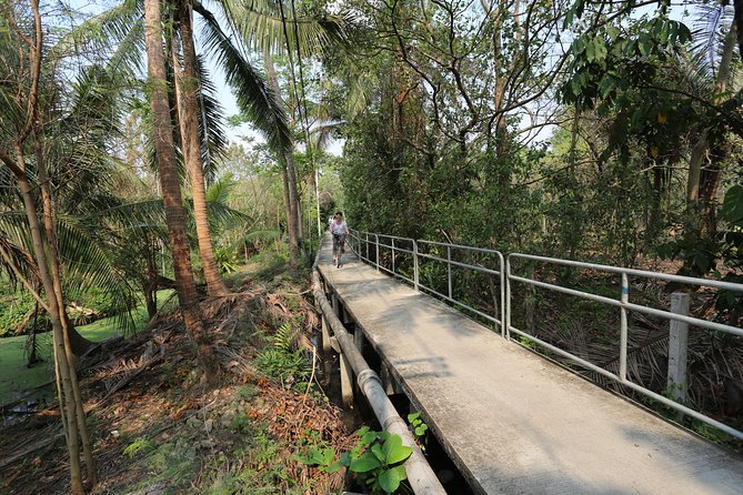 Colors of Bangkok - Bangkrachao on two wheels: quiet lanes and temple-area pauses