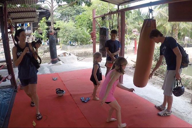 Colors of Bangkok Private tour - Why cycling to Bang Krachao feels smarter than taxis