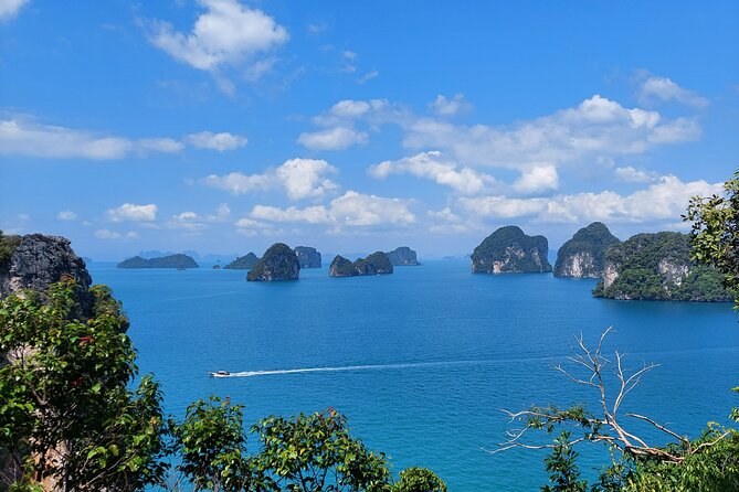 - Comfortable boat for cruising in Phang Nga Bay - The "Must-Do"! - Koh Hong Island: lagoon swimming and that 360-degree viewpoint