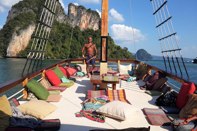 - Comfortable boat for cruising in Phang Nga Bay - The "Must-Do"! - Food and drinks onboard: a full plan, not a token lunch