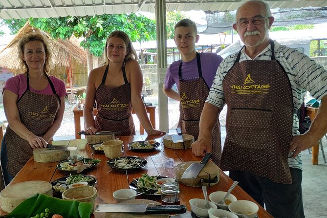 Cooking class in organic garden and local market tour ThaiCottage - Choosing your dishes: control without complexity