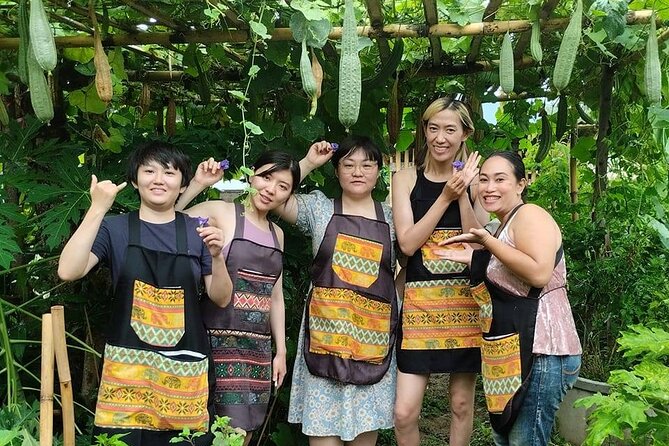 Cooking class in organic garden and local market tour ThaiCottage - Pickup and getting oriented: the first part sets the mood