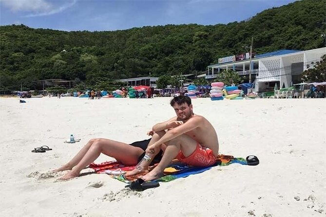 Coral Island speed boa-Parasailing and others activities choice - Getting to Koh Larn from Pattaya: speedboat, pickup, and Bali Hai Pier timing