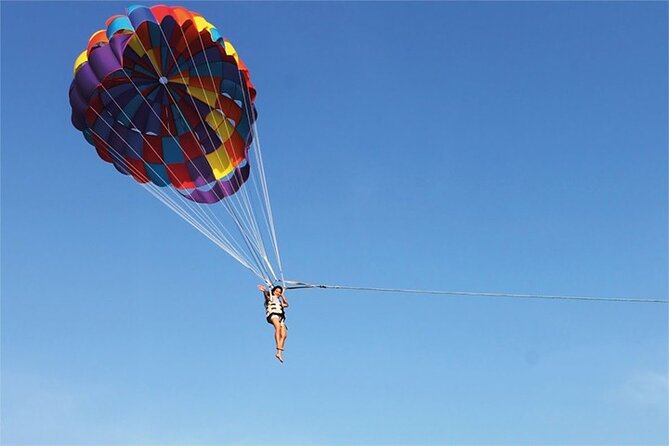 Coral Island speed boa-Parasailing and others activities choice - Parasailing over Koh Larn: the thrill, the limits, and real expectations