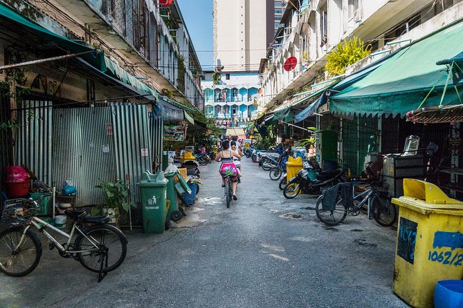 Countryside Bangkok and a Local Floating Market Tour by Bicycle Including Lunch - Tour Guides and Group Size: The Difference Small Teams Make
