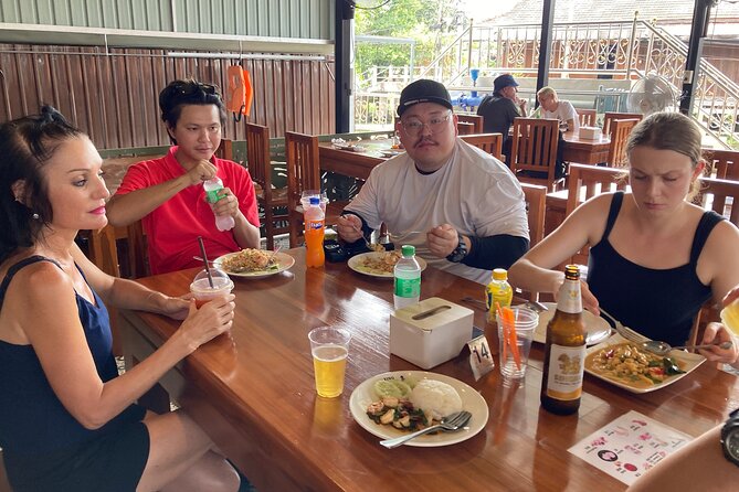Damnoen Saduak and Maeklong Railway Market Tour with Private Car - Maeklong Railway Market: train-time hustle you can actually watch