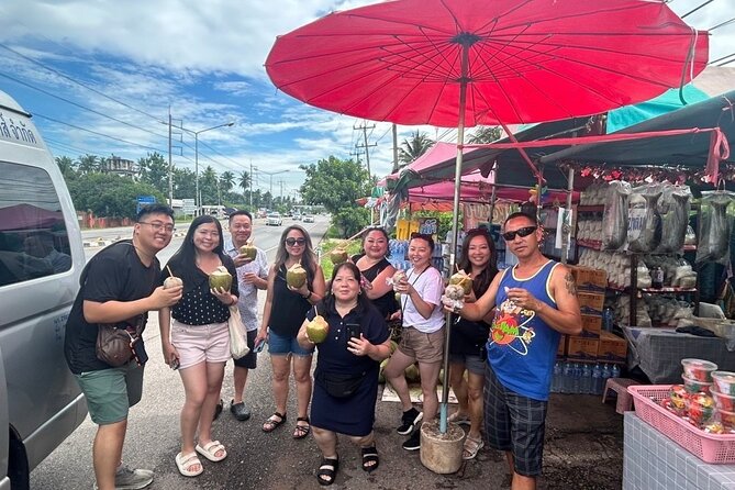 Damnoen Saduak Floating Market & Maeklong Railway From Bangkok - Guides and group size: what matters for a smooth day