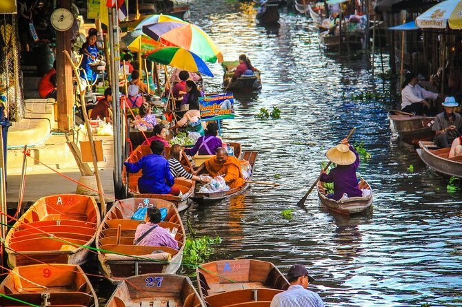 Damnoen Saduak Floating Market & Maeklong Railway Market Tour From Bangkok - Stop 2: Mae Klong Railway Market, Where the Horn Changes Everything