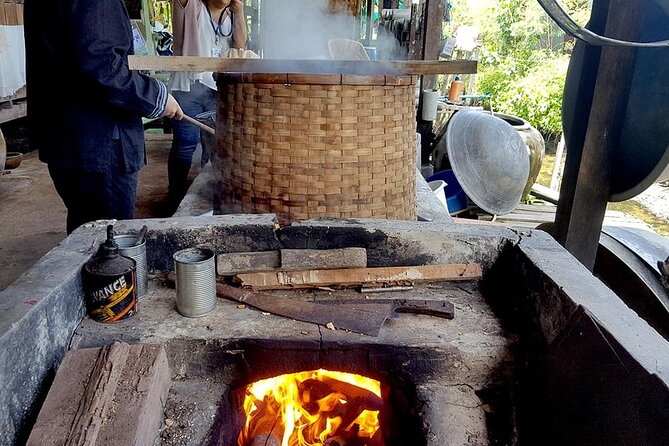 Damnoen Saduak Floating Market & Maeklong Railway Market Tour From Bangkok - Food, Shopping, and How to Avoid the Usual Market Tour Mistakes