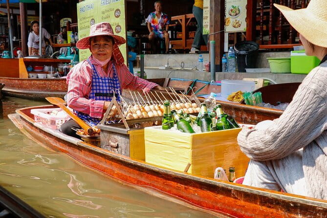 Day Trip to Bangkok Floating Market & Maeklong Railway - Buffalo Café at The Buffalo Amphawa: useful break or time sink?