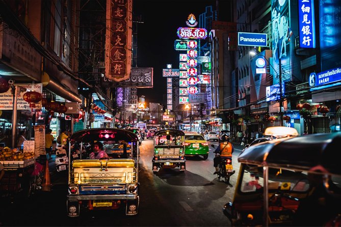 Discover Bangkok at Night 5-Hour Bike Tour with dinner - Stop 1, Kuan Yim Shrine: incense, chanting, and a surprise calm