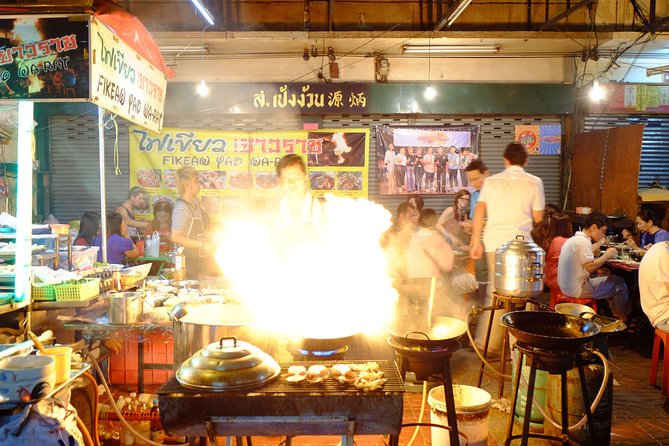 Discover Bangkok at Night 5-Hour Bike Tour with dinner - Stop 5, the Chao Phraya ferry: a calm reset in the middle of Bangkok