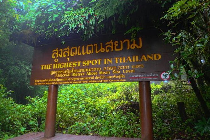 Doi Inthanon National Park with Nature Trail Trekking 1-Day Tour - Hmong market stop and quick cultural moments
