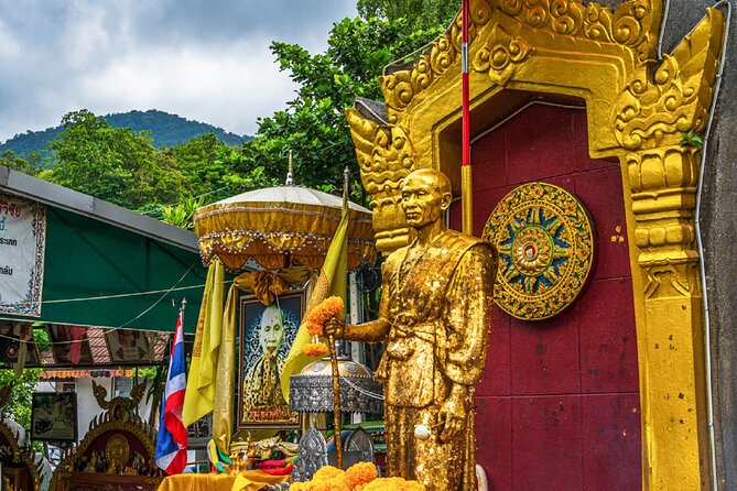 Doi Suthep and Wat Pha Lat Sunrise Private Tour – Half Day - The private guide edge: James and Tim style, not just facts
