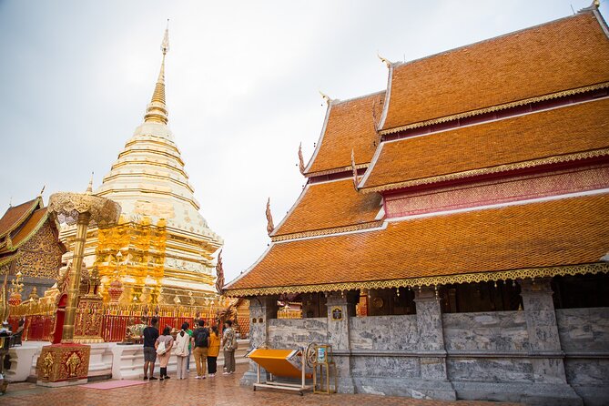 Doi Suthep and Wat Pha Lat Sunrise Tour (Small Group Only) - Getting Up at 5:00 am for Doi Suthep Sunrise Views