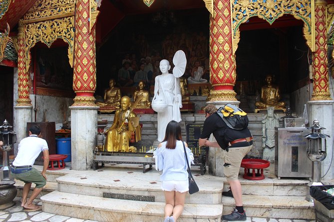 DON'T miss It ! Doi suthep temple+ Hmong village - Morning logistics in Chiang Mai: Pickup timing, group flow, and comfort
