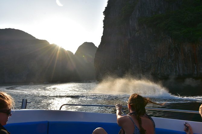 Early Bird Phi Phi Island & 4 Islands Speed Boat Tour from Krabi - Getting to Nopparat Thara Pier, Breakfast Included